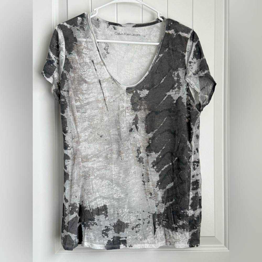 Calvin Klein Jeans Abstract Gray and Black Tee